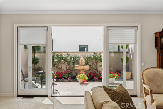 Detail Gallery Image 12 of 48 For 521 via Lido Nord, Newport Beach,  CA 92663 - 5 Beds | 4/2 Baths