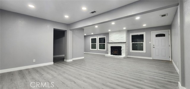 21483 US Highway 18, Apple Valley CA: https://media.crmls.org/medias/5f22263f-3af5-4eee-99c9-dd4116173a30.jpg