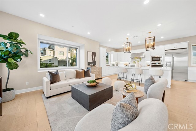 Detail Gallery Image 3 of 37 For 126 Scale, Irvine,  CA 92618 - 4 Beds | 4 Baths