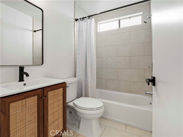 27572 Caraway Lane, Saugus CA: https://media.crmls.org/medias/5f245088-98c8-451d-a1de-8aea36acf9e5.jpg