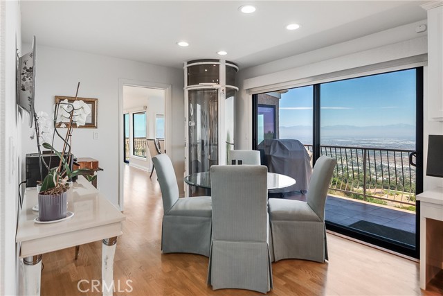 3300 Crownview Drive, Rancho Palos Verdes CA: https://media.crmls.org/medias/5f24c527-0a57-4fd5-b637-de8aa4f6e48b.jpg