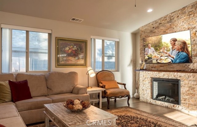 Detail Gallery Image 7 of 34 For 905 W Aeroplane Bld, Big Bear City,  CA 92314 - 3 Beds | 2 Baths