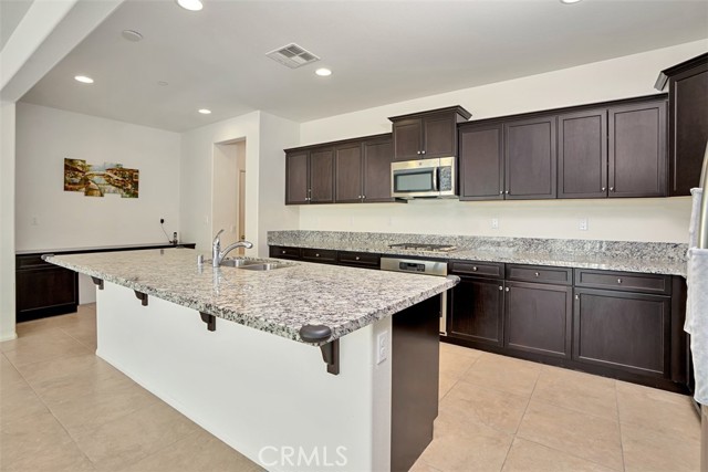 Detail Gallery Image 16 of 38 For 34852 Silversprings, Murrieta,  CA 92563 - 4 Beds | 3/1 Baths