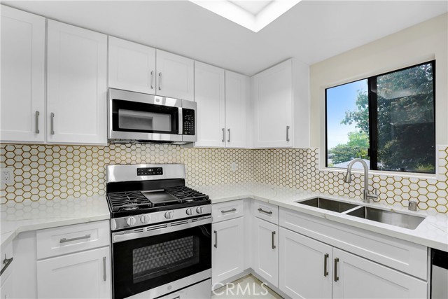 Detail Gallery Image 7 of 26 For 2473 Oswego St #17,  Pasadena,  CA 91107 - 2 Beds | 2 Baths