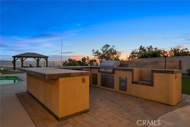 Detail Gallery Image 6 of 39 For 28929 Davis, Highland,  CA 92346 - 4 Beds | 2/1 Baths