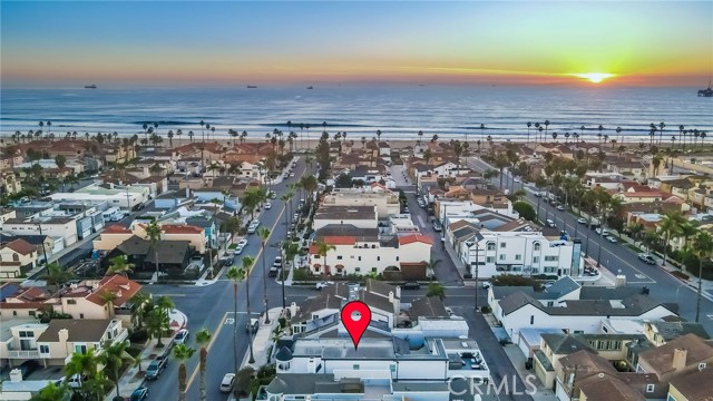 Detail Gallery Image 9 of 38 For 309 21st, Huntington Beach,  CA 92648 - 4 Beds | 3/1 Baths