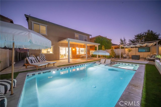 Detail Gallery Image 2 of 70 For 39120 Hidden Creek Ln, Temecula,  CA 92591 - 5 Beds | 3/1 Baths