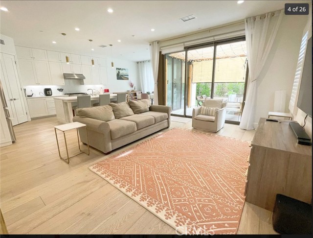 Detail Gallery Image 4 of 26 For 120 Statura, Irvine,  CA 92602 - 4 Beds | 4 Baths