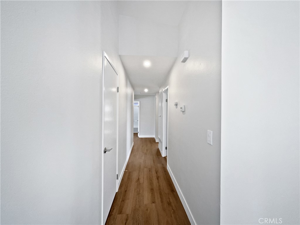 https://media.crmls.org/medias/5f272e6d-0f49-49a1-966c-0921475b636b.jpg?preset=X-Large