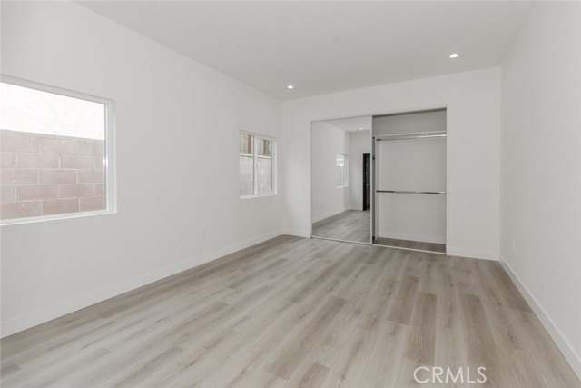 15009 Wyandotte Street, Van Nuys CA: https://media.crmls.org/medias/5f2759ca-ca30-40df-9baf-4555cecfd41d.jpg