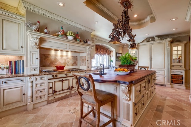 6048 Lido Lane, Long Beach CA: https://media.crmls.org/medias/5f27f1d3-c479-4f9d-b613-d4cf4a00c7cd.jpg