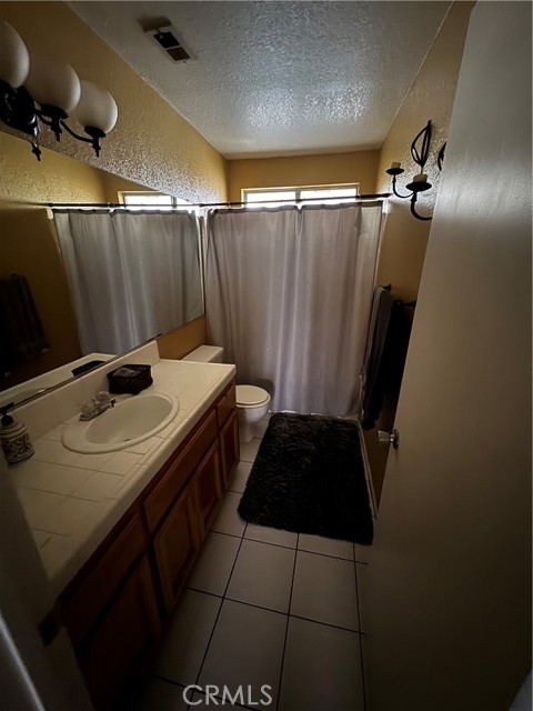 Detail Gallery Image 12 of 13 For 4521 Southern Breeze Dr, Bakersfield,  CA 93313 - 4 Beds | 3 Baths