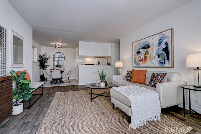 Detail Gallery Image 3 of 22 For 4727 W 147th St #220,  Lawndale,  CA 90260 - 2 Beds | 2 Baths