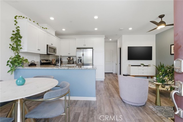 22864 Acoustic, Saugus CA: https://media.crmls.org/medias/5f28ab70-54e5-478e-bdfa-3778c49d9aad.jpg