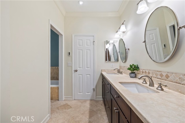 1830 Westholme Avenue, Los Angeles CA: https://media.crmls.org/medias/5f297790-ef7d-4b6a-8209-6150c075f5c6.jpg