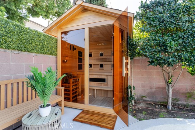 Detail Gallery Image 65 of 70 For 7714 Lasaine Ave, Northridge,  CA 91325 - 3 Beds | 4 Baths