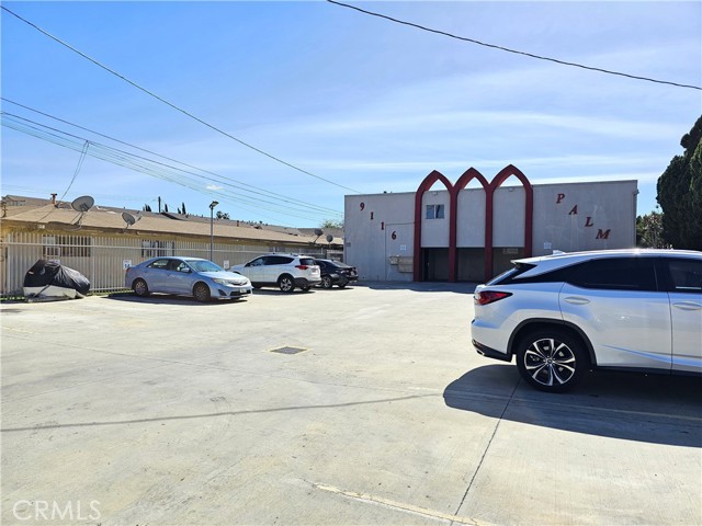 Image 4 of 38 For 9116 Palm Street