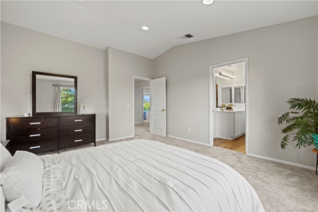 28238 Alton Way, Castaic CA: https://media.crmls.org/medias/5f2a9378-3bea-4396-8b36-f88dc8860e55.jpg