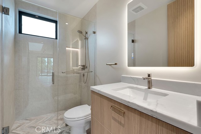 Detail Gallery Image 27 of 32 For 12131 Palms Bld, Los Angeles,  CA 90066 - 4 Beds | 3 Baths