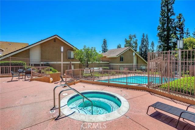 335 Sprucewood Avenue, Oak Park CA: https://media.crmls.org/medias/5f2b0887-858b-4d3a-aa21-cea4d2cc22a7.jpg