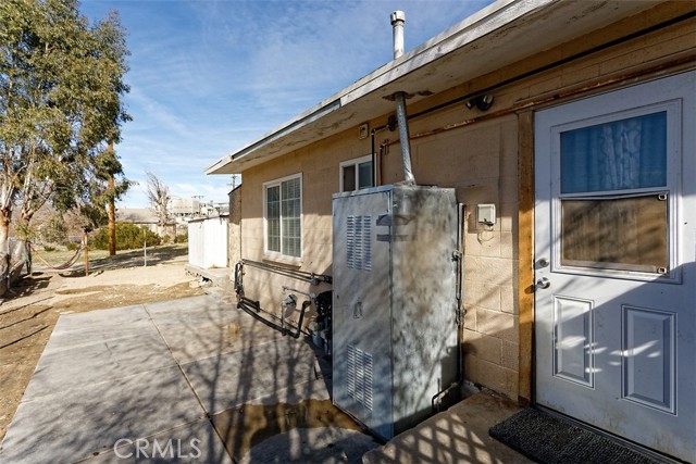 19288 3rd, Oro Grande CA: https://media.crmls.org/medias/5f2ba12f-b7e8-4f9e-995b-64ca72a3f213.jpg