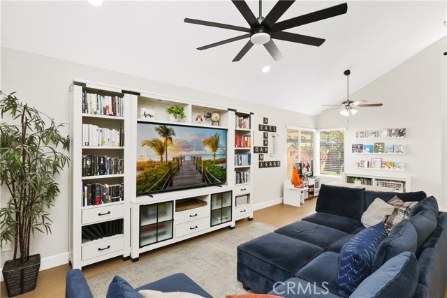 Detail Gallery Image 3 of 21 For 310 Hartford, Redlands,  CA 92374 - 4 Beds | 2/1 Baths