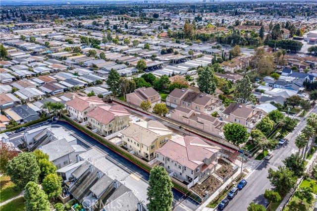 Detail Gallery Image 5 of 31 For 305 N Mountain View St, Santa Ana,  CA 92703 - 3 Beds | 3/1 Baths
