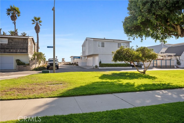 16685 S Pacific Avenue, Sunset Beach CA: https://media.crmls.org/medias/5f2ca804-9eea-4a96-8769-428449fa97d9.jpg