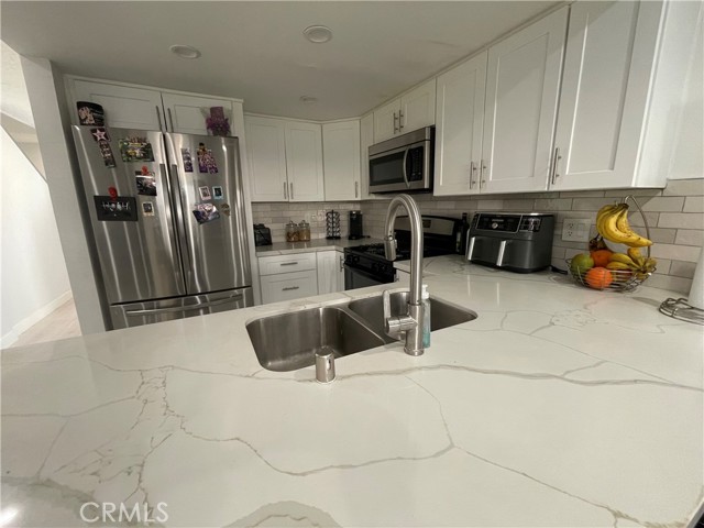 Detail Gallery Image 3 of 23 For 1658 Puente Ave #10,  Baldwin Park,  CA 91706 - 3 Beds | 1/1 Baths