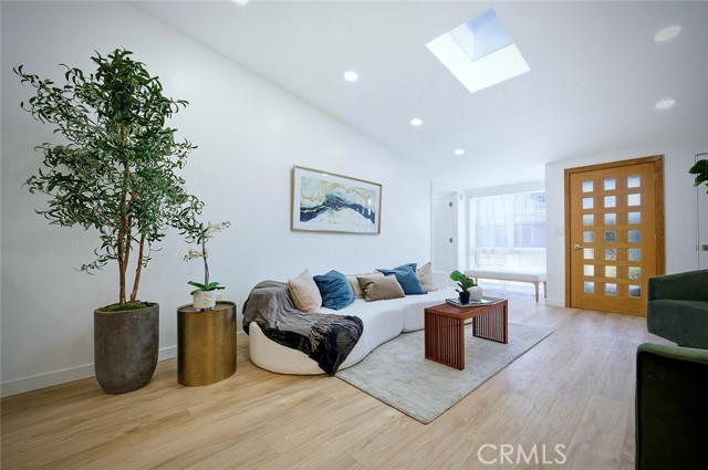 Detail Gallery Image 3 of 51 For 1462 Merion Way M2 - 30k,  Seal Beach,  CA 90740 - 2 Beds | 2 Baths