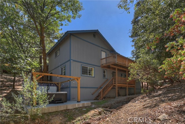 1348 Manzanita Way, Lake Arrowhead CA: https://media.crmls.org/medias/5f2ddc40-5765-4390-bf7e-f8c5b50405bf.jpg