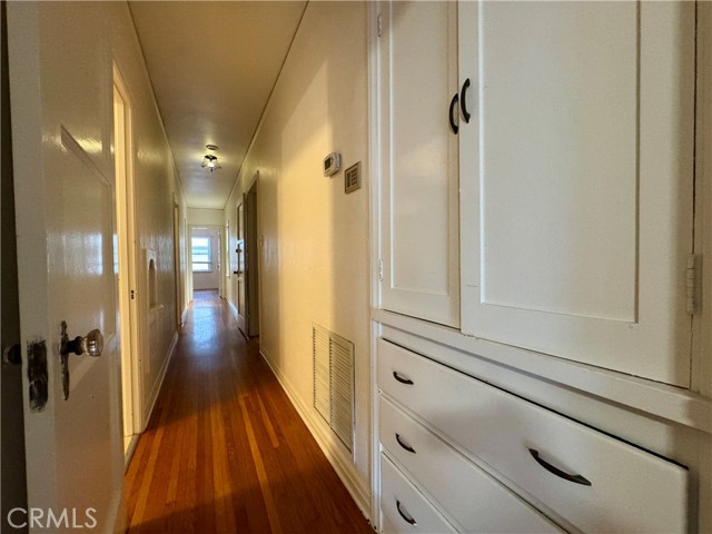 Detail Gallery Image 5 of 11 For 697 Mira Monte Pl #B,  Pasadena,  CA 91101 - 2 Beds | 1 Baths