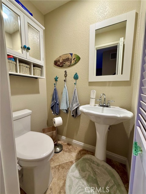 Detail Gallery Image 10 of 11 For 6133 Marina Pacifica, Long Beach,  CA 90803 - 1 Beds | 1/1 Baths