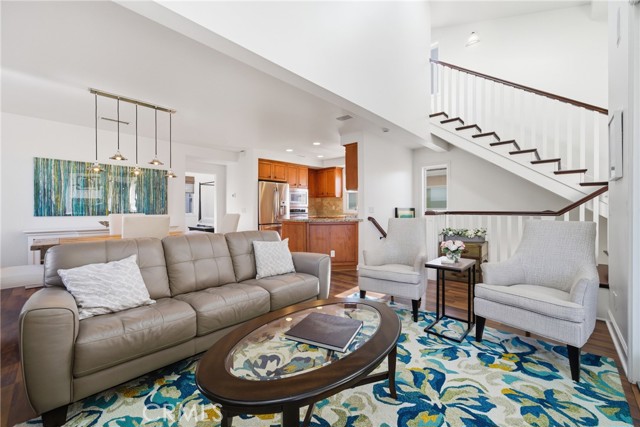 Detail Gallery Image 10 of 27 For 426 1/2 Narcissus #2,  Corona Del Mar,  CA 92625 - 2 Beds | 2/1 Baths