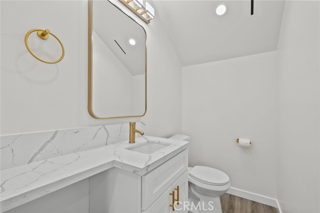 22835 Styles Street, Woodland Hills CA: https://media.crmls.org/medias/5f2fe3f3-bcac-4d93-89df-f0e8001e96da.jpg