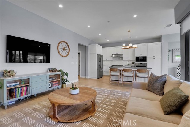 185 Plum Lily, Irvine CA: https://media.crmls.org/medias/5f305e0a-9e54-42ac-8fc1-cc3a6f1275bb.jpg