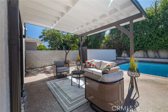 10217 Lemona Avenue, Mission Hills (San Fernando) CA: https://media.crmls.org/medias/5f30cb19-2753-48c1-a757-60b8709fe31f.jpg