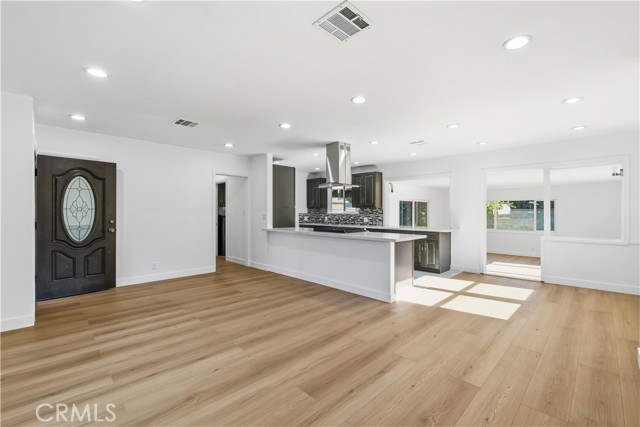 Detail Gallery Image 7 of 26 For 7112 Teesdale, North Hollywood,  CA 91605 - 3 Beds | 2 Baths