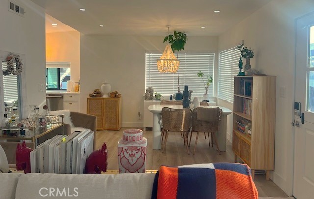 Detail Gallery Image 5 of 32 For 100 Yorktown, Newport Beach,  CA 92660 - 2 Beds | 2 Baths