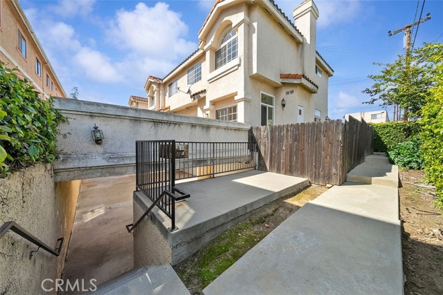 Detail Gallery Image 16 of 19 For 134 N Atlantic #B,  Alhambra,  CA 91801 - 3 Beds | 2/1 Baths