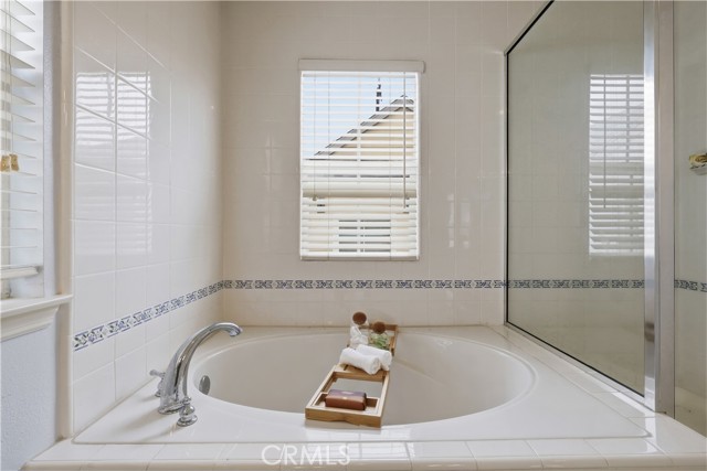 SOAKING TUB SOAKING TUB