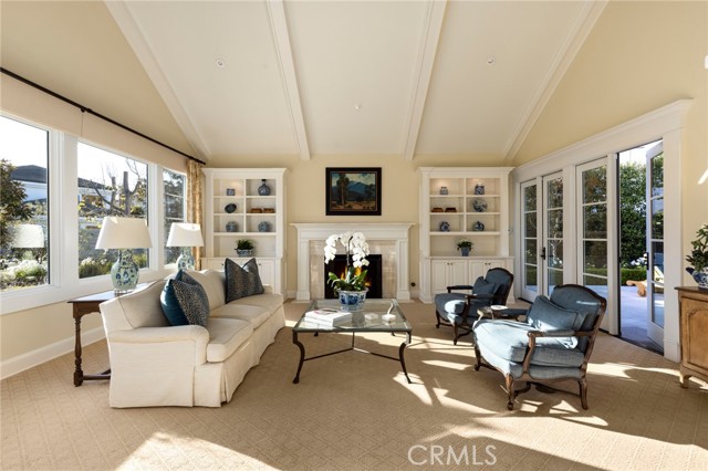 Detail Gallery Image 9 of 47 For 9 Rockingham Dr, Newport Beach,  CA 92660 - 4 Beds | 4/1 Baths