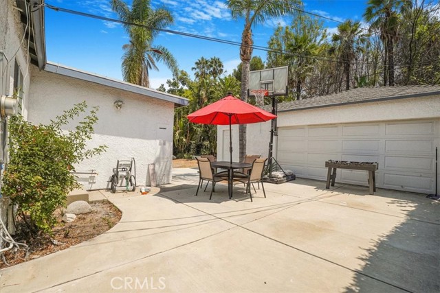 18352 Bessemer Street, Tarzana CA: https://media.crmls.org/medias/5f3654bf-aaae-4381-bb8d-be954706b707.jpg