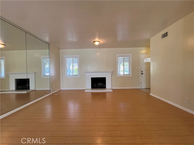 4075 Mount Vernon Avenue, Riverside CA: https://media.crmls.org/medias/5f36d0ab-d161-4e4a-a139-9d73a5335c18.jpg