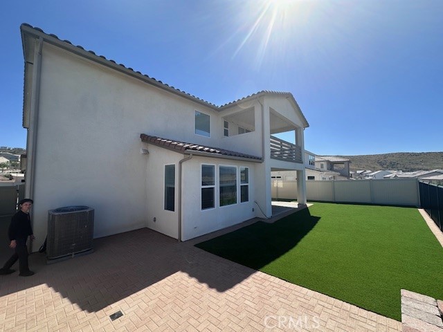 18150 Tableau Way, Saugus CA: https://media.crmls.org/medias/5f377ef0-e88e-45fe-a845-162399cadf47.jpg
