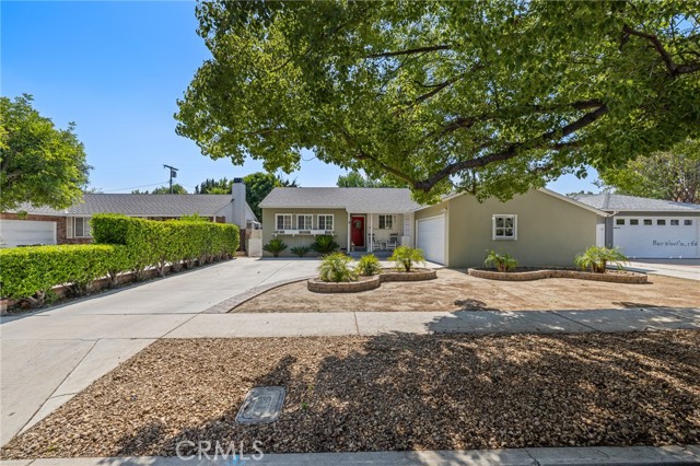 7027 Shoshone Avenue, Van Nuys CA: https://media.crmls.org/medias/5f37d0f5-fd0a-4a2b-9fa2-d8eb5846771b.jpg