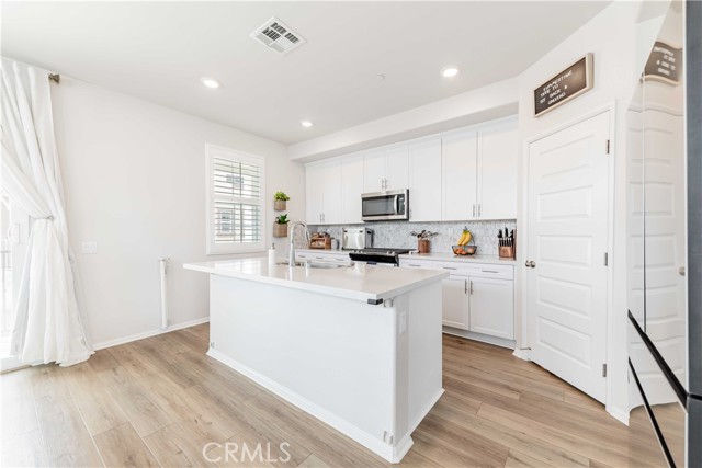 Detail Gallery Image 15 of 38 For 40709 Melrose Dr, Temecula,  CA 92591 - 4 Beds | 3/1 Baths