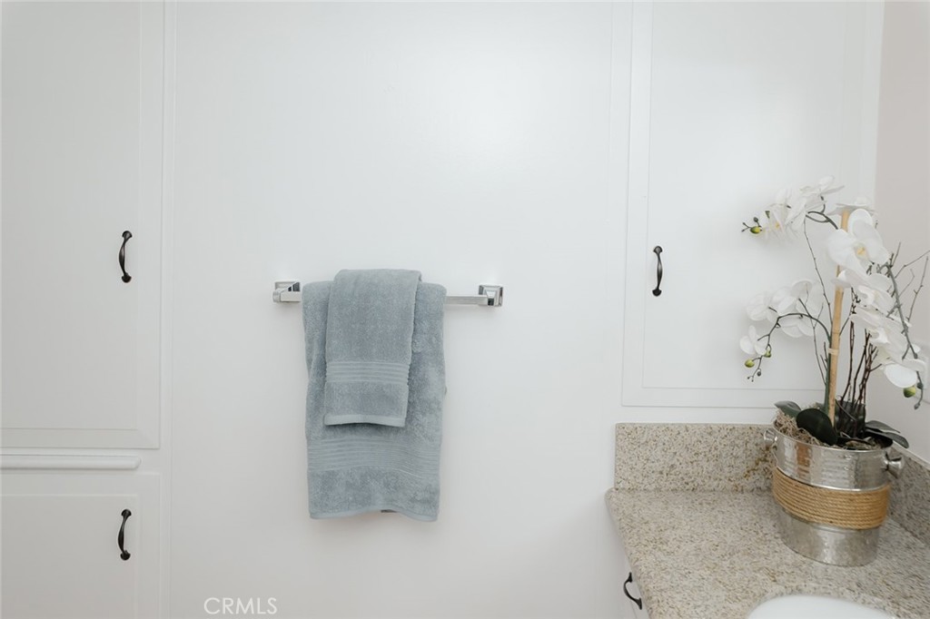https://media.crmls.org/medias/5f381ca9-4e75-4bc1-98e0-cf422a342d03.jpg?preset=X-Large