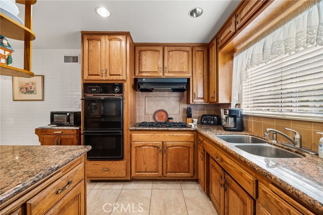 5430 Lemoran Avenue, Pico Rivera CA: https://media.crmls.org/medias/5f381f6a-d744-473a-9daf-08861c1a7774.jpg