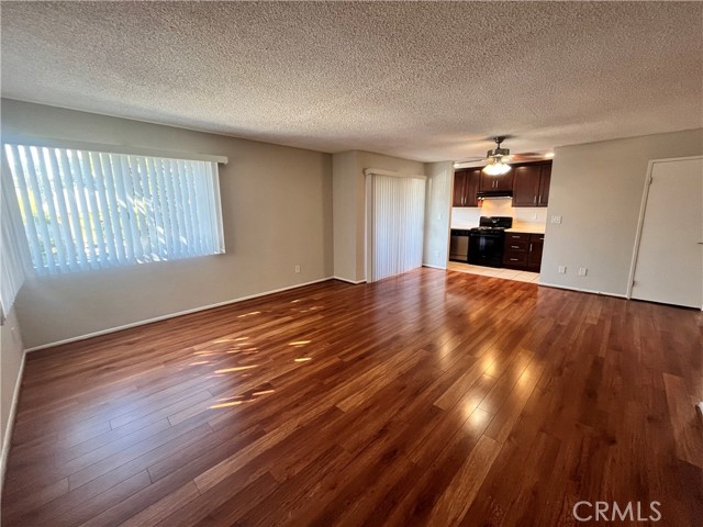 Detail Gallery Image 5 of 27 For 310 Santa Anita a,  Burbank,  CA 91502 - 3 Beds | 2 Baths